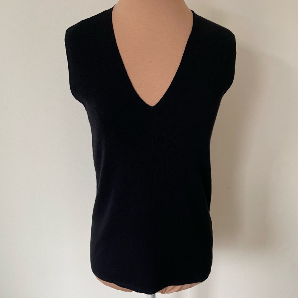 Akris Black Sleeveless Wool Knit V-Neck Top Size Us 6